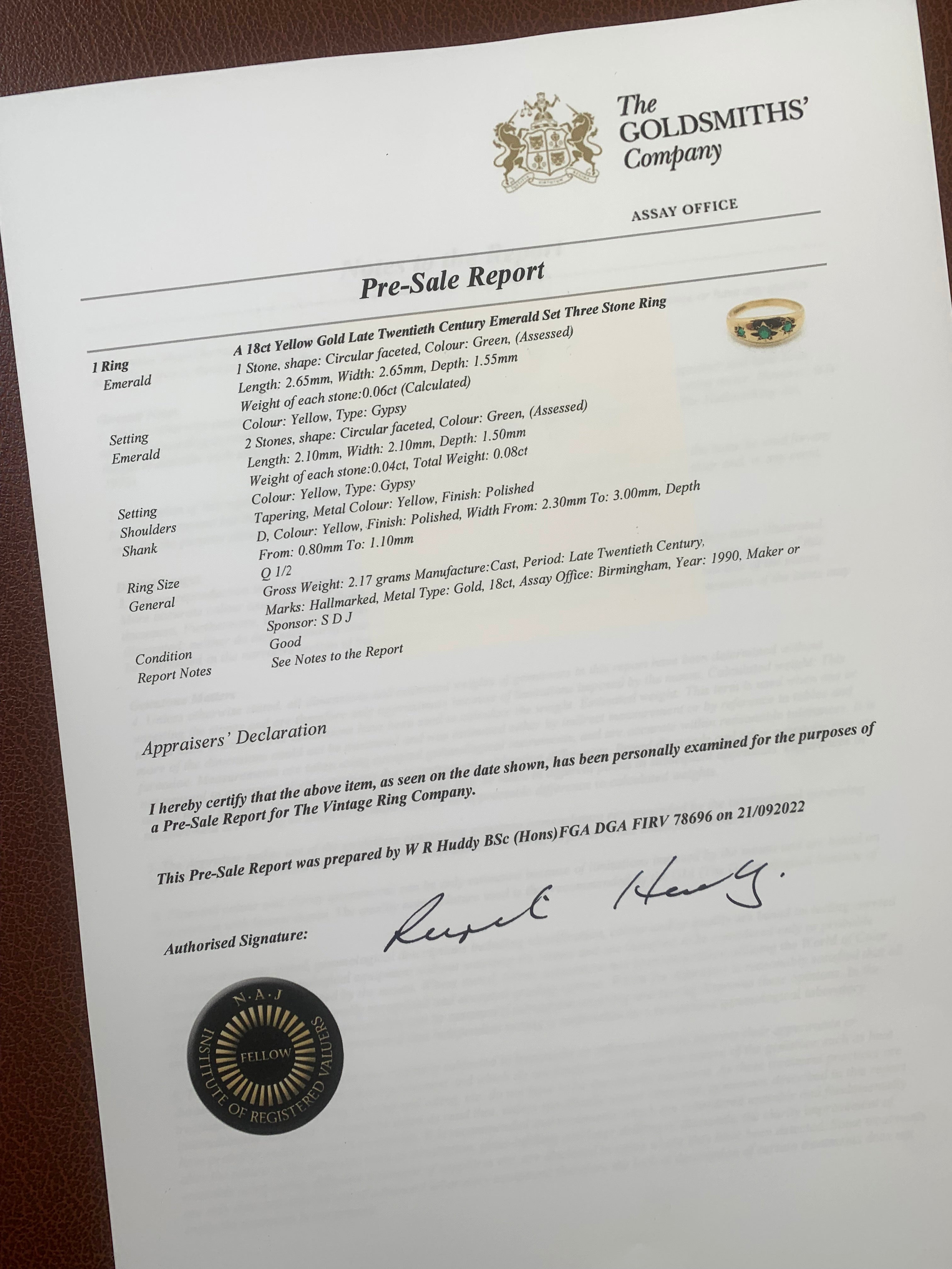 Alex vintage yellow gold & emerald gypsy ring