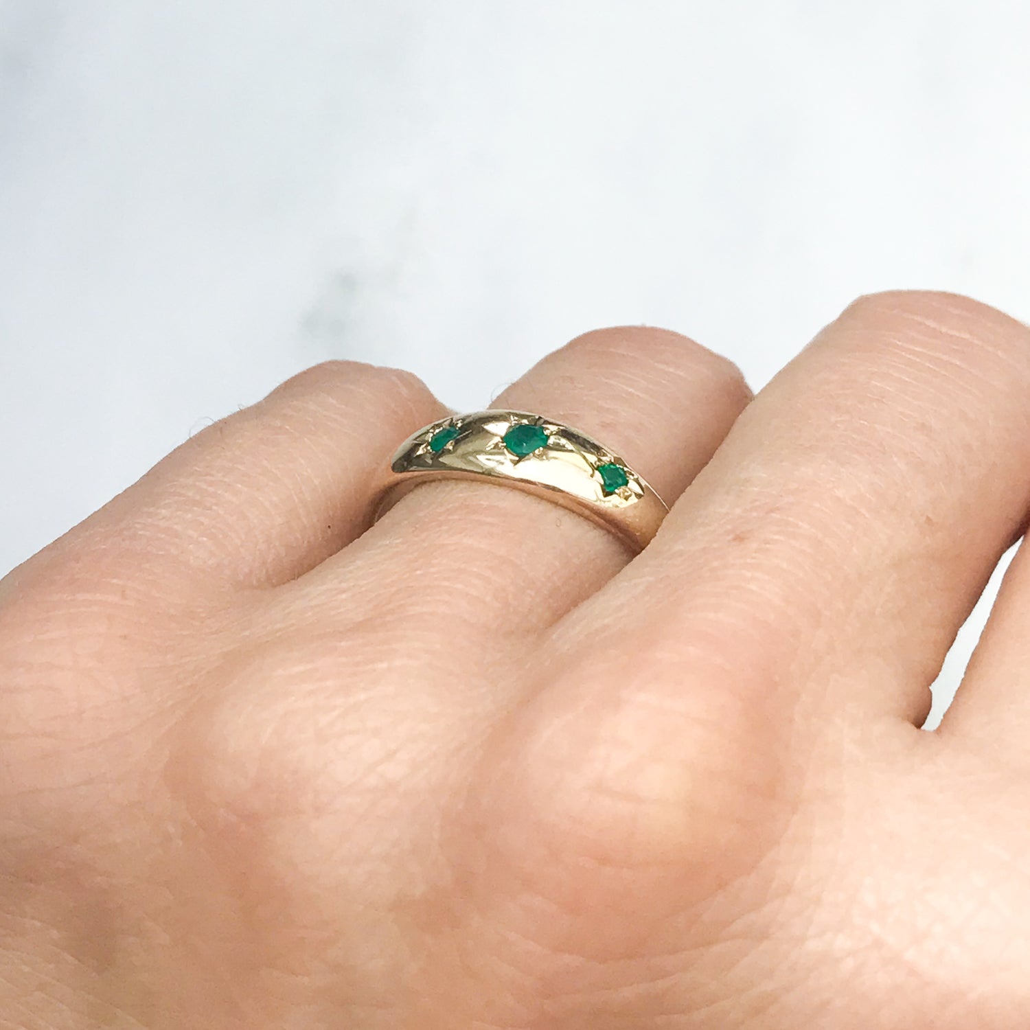 Alex vintage yellow gold & emerald gypsy ring