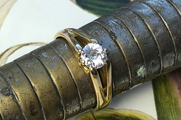 Will an antique engagement ring ever go out of fashion?