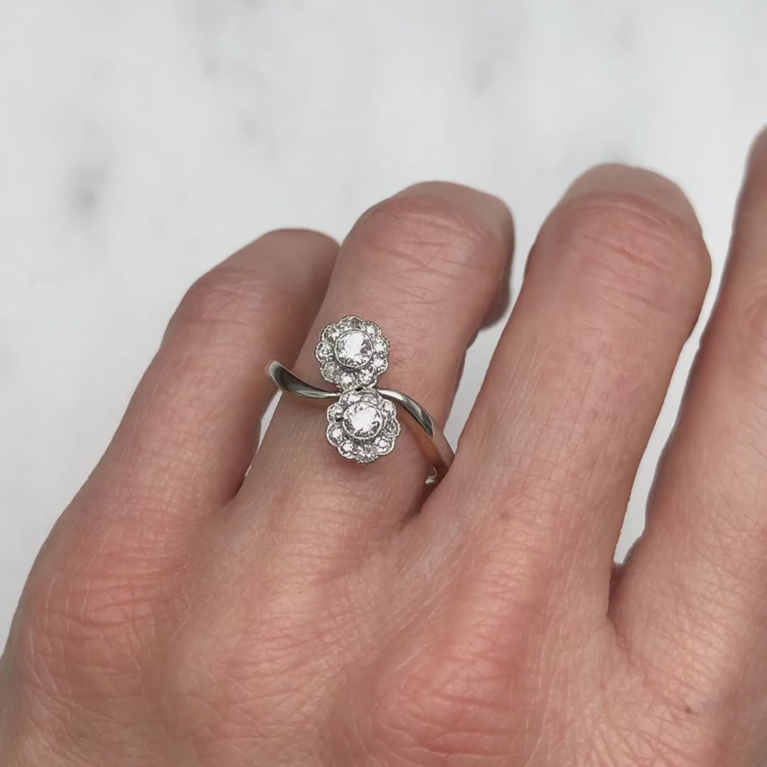 Mae Antique Diamond Daisy Toi et Moi Ring