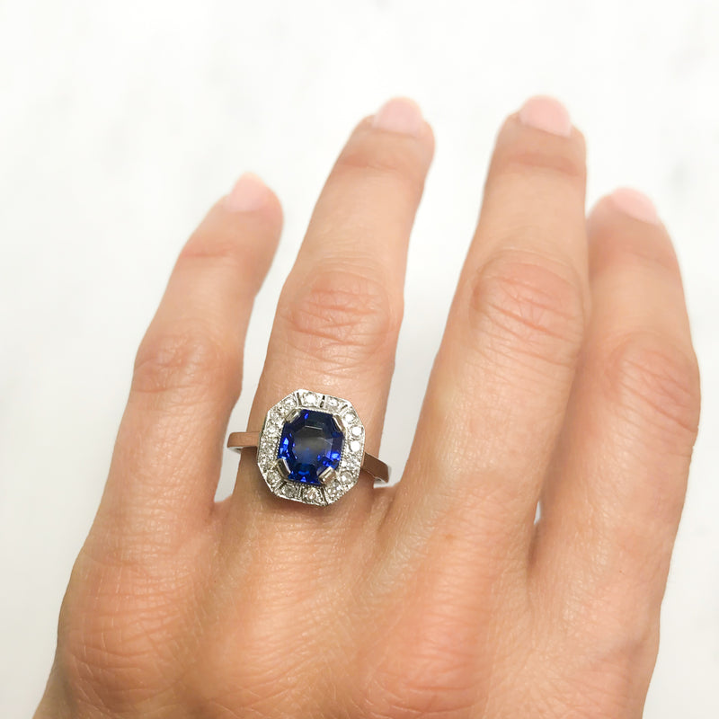 Daisy sapphire and diamond Art Deco engagement ring