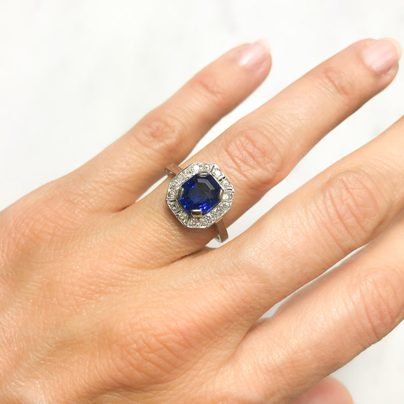 Daisy sapphire and diamond Art Deco engagement ring